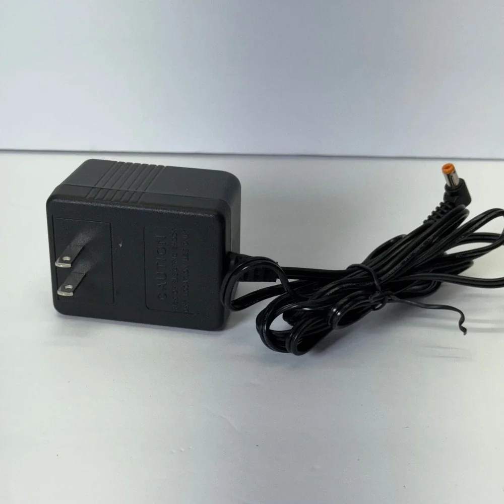 D-Link AC Power Supply Adapter 7.5V 1A AD-071AL Black Solid